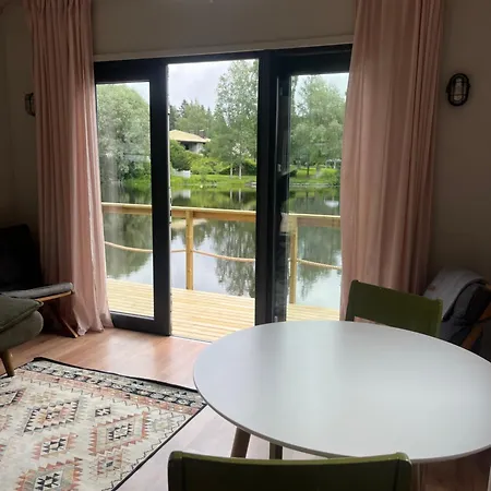 Kelluva Jokimaja Chalet